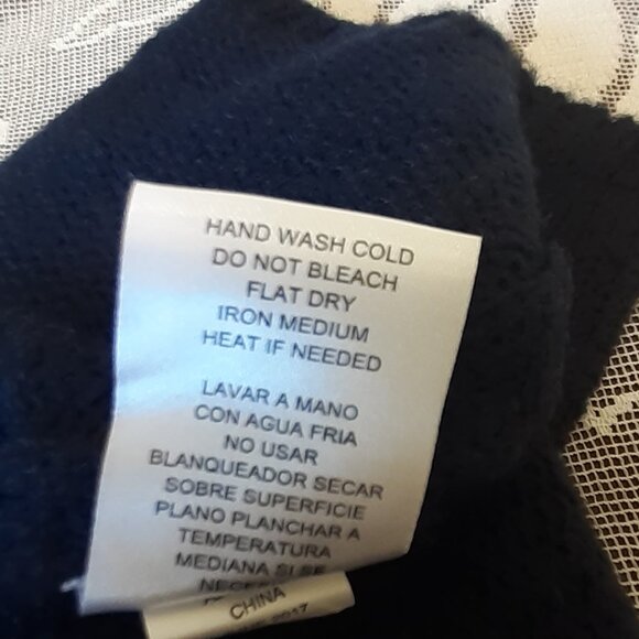 One A Sweater Vest - Picture 9 of 14